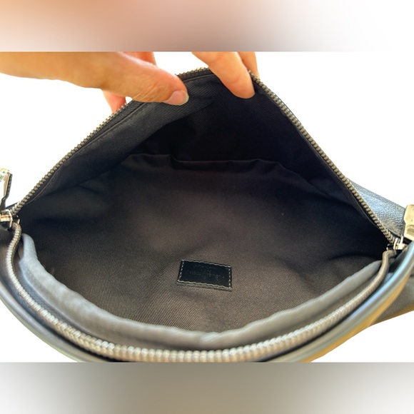 Louis Vuitton Monogram Eclipse Discovery Bumbag - Picture 11 of 11